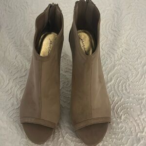 Alberto Moreti Suede Heels